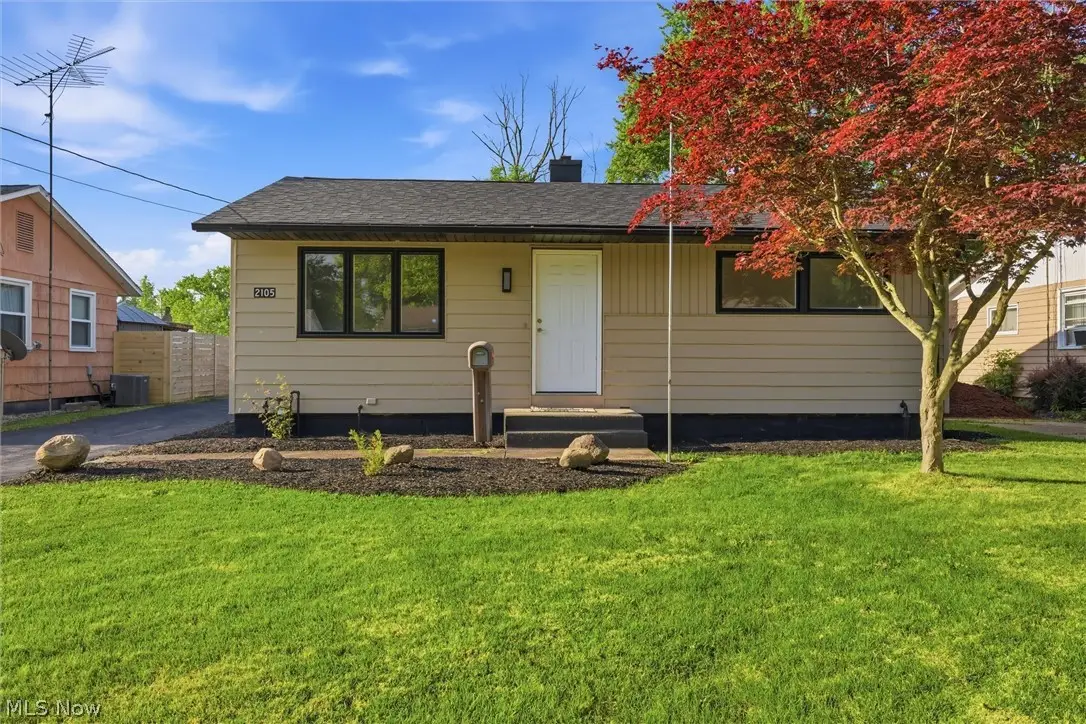 2105 Stewart Nw Drive, Warren, OH 44485 - #1