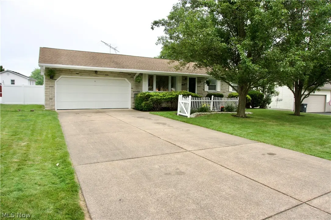 3415 Darbyshire Drive, Canfield, OH 44406 - #1