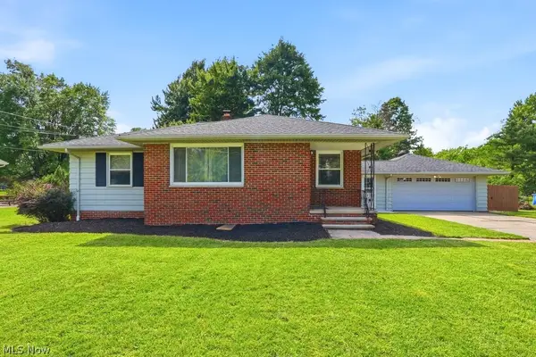8908 Falls Lane, Broadview Heights, OH 44147