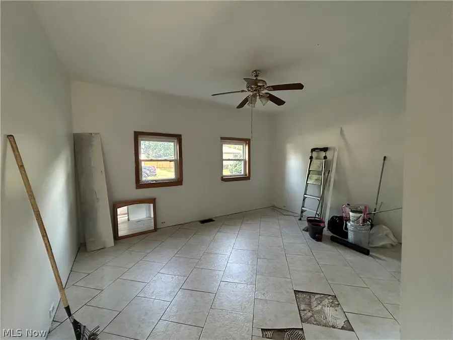 341 Saint Clair Sw Avenue, New Philadelphia, OH 44663 - #2