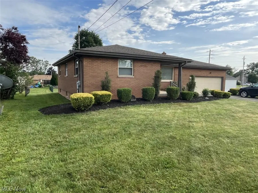 413 Parkview Drive, Girard, OH 44420 - #2