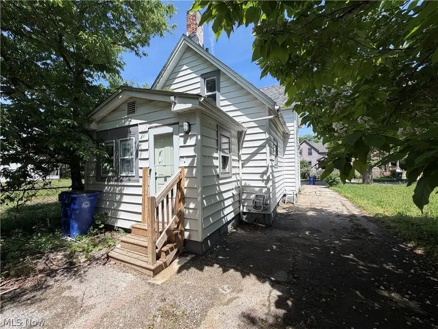 1052 E 72nd Street, Cleveland, OH 44103 - #2
