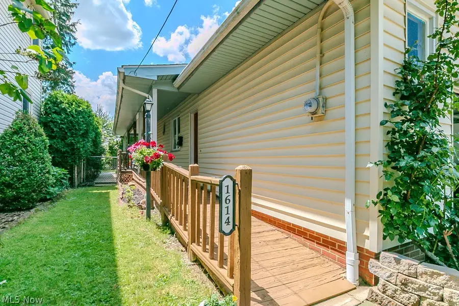 1614 Rosewood Avenue, Lakewood, OH 44107 - #2