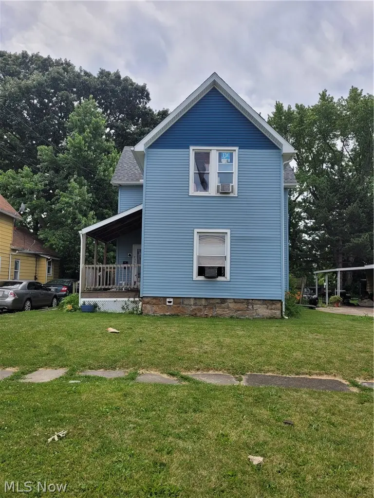 205 W 22nd Street, Lorain, OH 44052 - #1