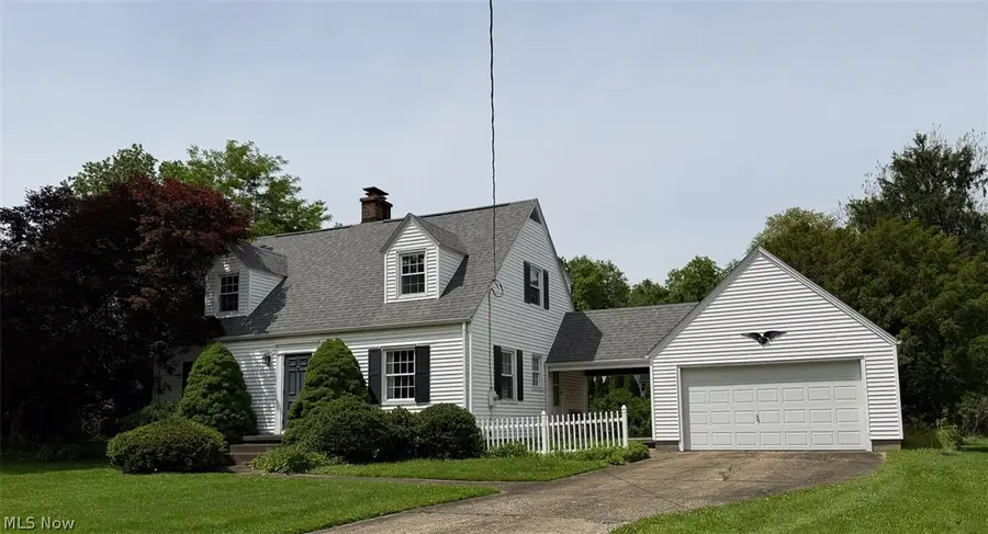 711 Woodrow Nw Street, North Canton, OH 44720 - #2
