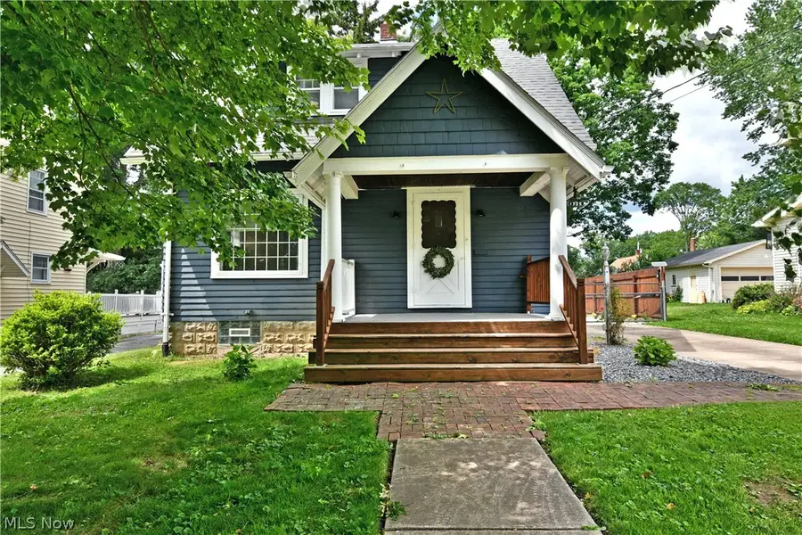 1735 Edgewood Ne Street, Warren, OH 44483 - #2