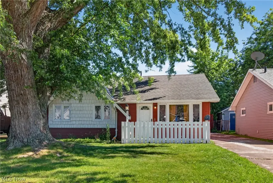 4272 Brockley Avenue, Sheffield Lake, OH 44054 - #2