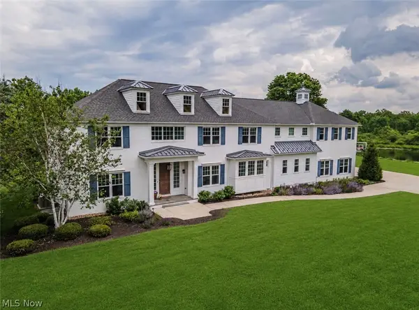 9830 Greenway Trail, Chagrin Falls, OH 44023