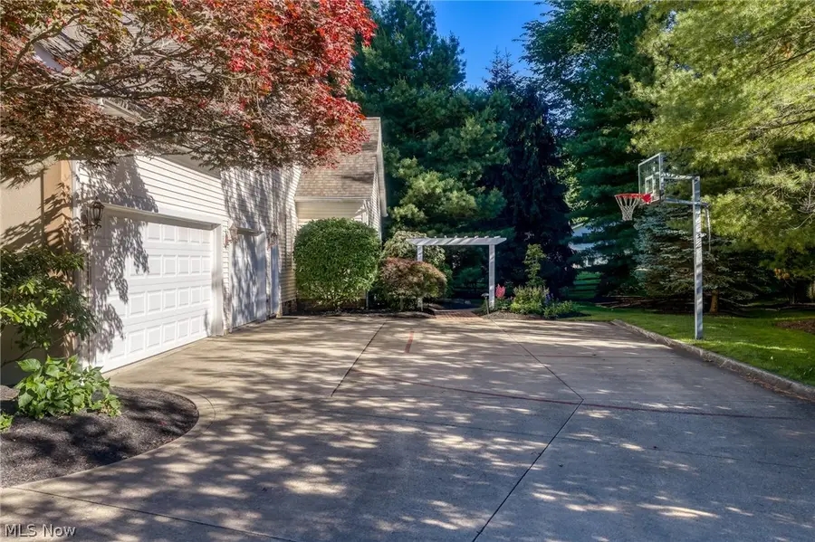 5808 Pinehurst Court, Highland Heights, OH 44143 - #2