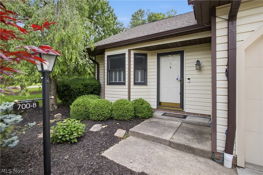 700 Hampton Circle #8, Aurora, OH 44202 - #2
