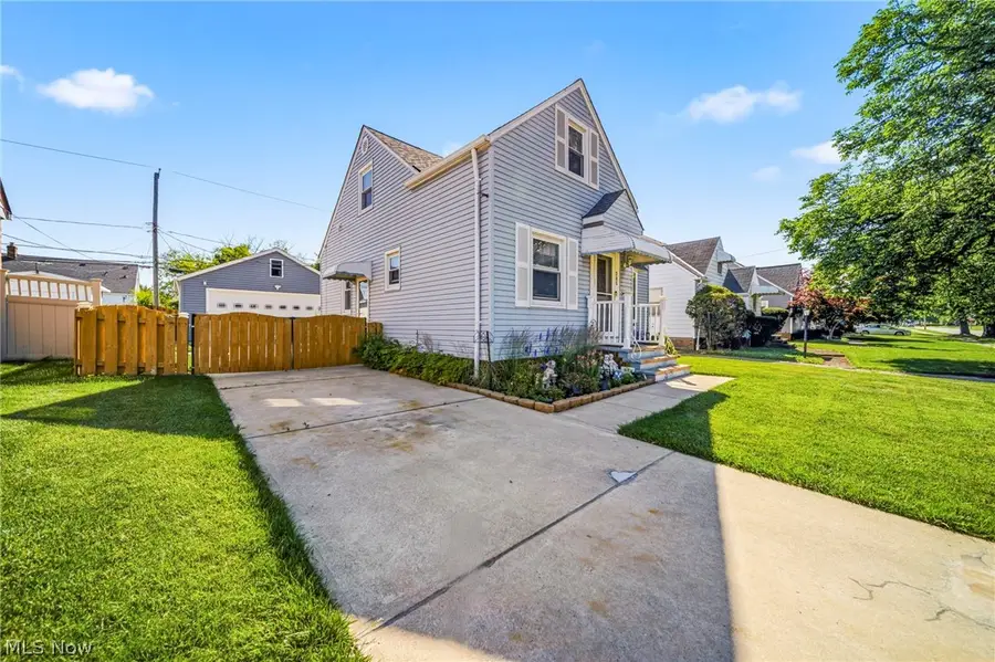 285 E 327th, Willowick, OH 44095 - #3