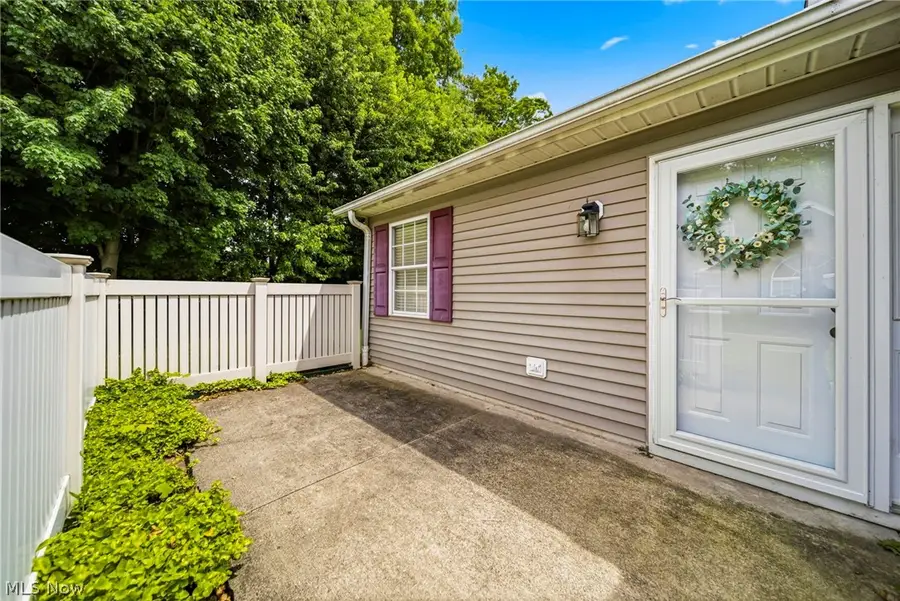 7576 Monterey Bay Drive #5, Mentor On The Lake, OH 44060 - #3