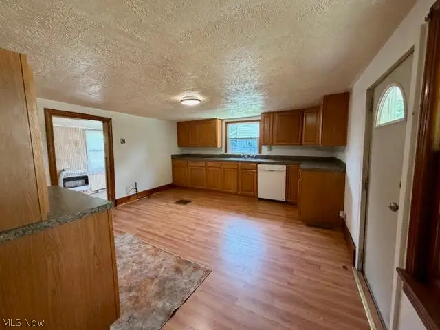 5649 Park Road, Leavittsburg, OH 44430 - #2