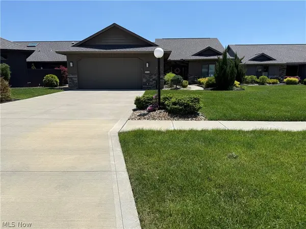 9154 Pleasant Ridge Circle, North Ridgeville, OH 44039