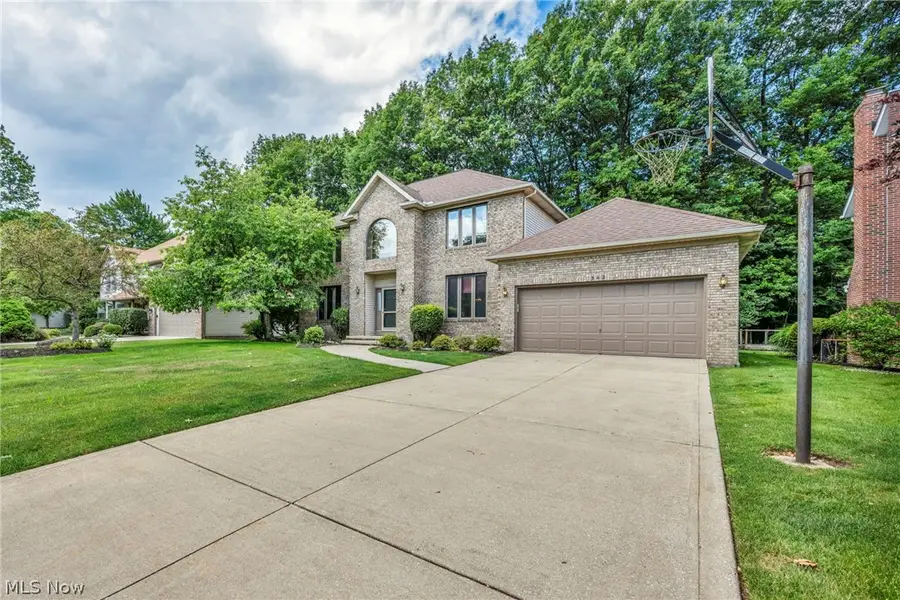 342 Woodbridge Glen, Richmond Heights, OH 44143 - #2