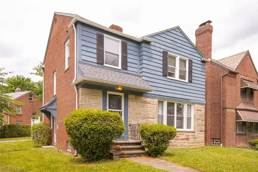 2374 Traymore Road, University Heights, OH 44118 - #3