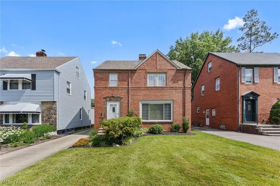 3953 Bushnell Road, University Heights, OH 44118 - #2