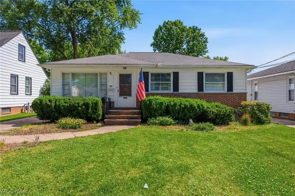 10821 Woodview Boulevard, Parma Heights, OH 44130