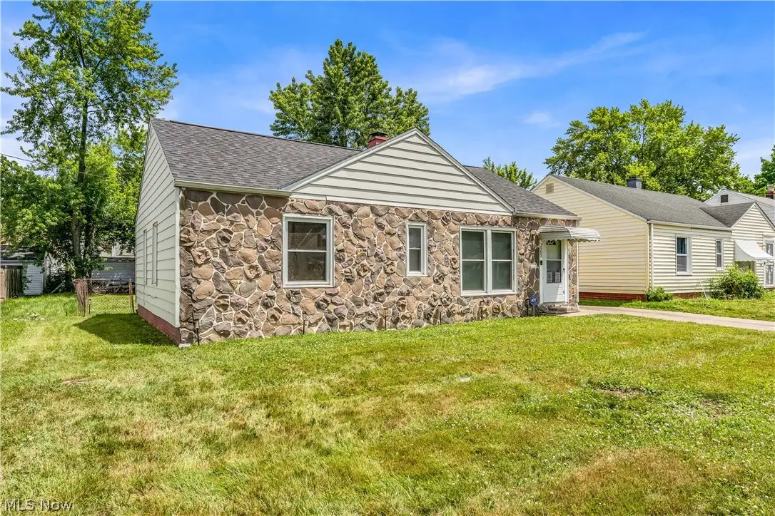 3905 E 189th Street, Cleveland, OH 44122 - #1