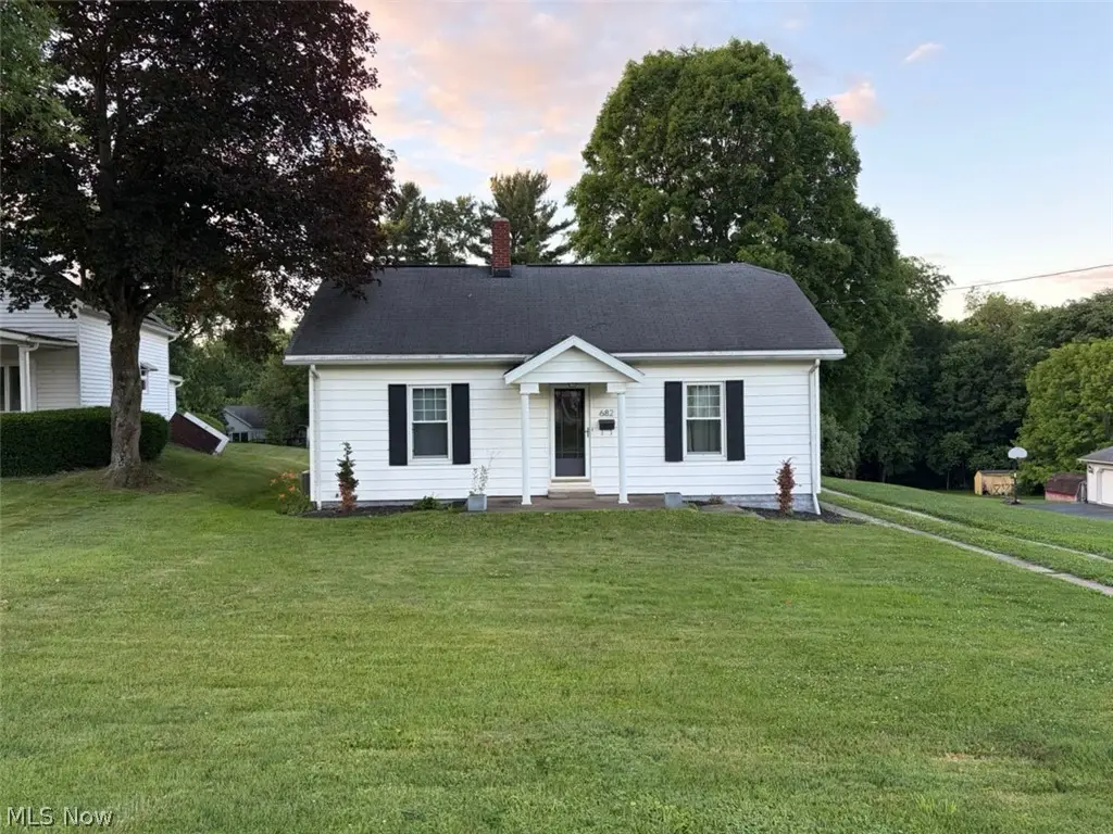 682 Hill Street, Coshocton, OH 43812 - #1