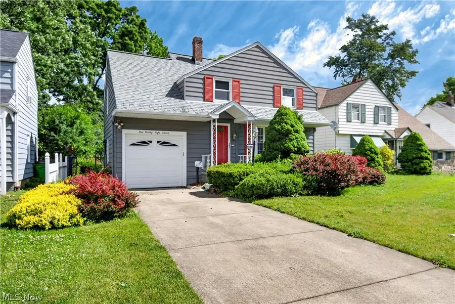19811 Shakerwood Road, Warrensville Heights, OH 44122 - #2