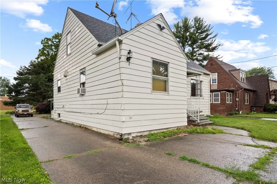 406 Root Road, Lorain, OH 44052 - #3