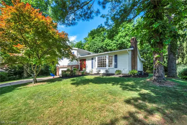 6827 Cranbrook Drive, Brecksville, OH 44141