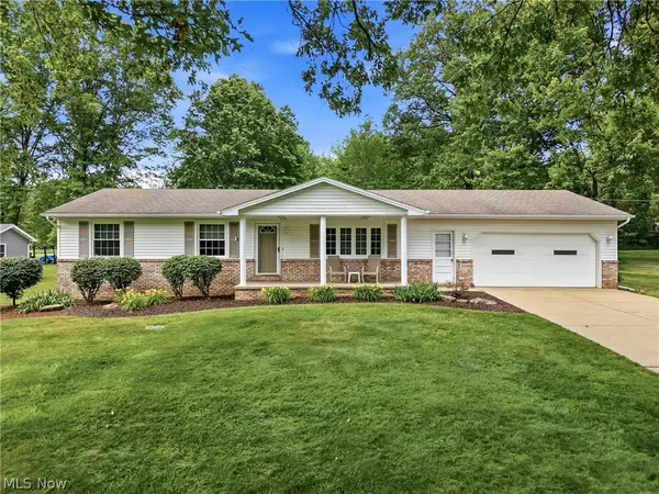 7003 White Oak Drive, Hubbard, OH 44425
