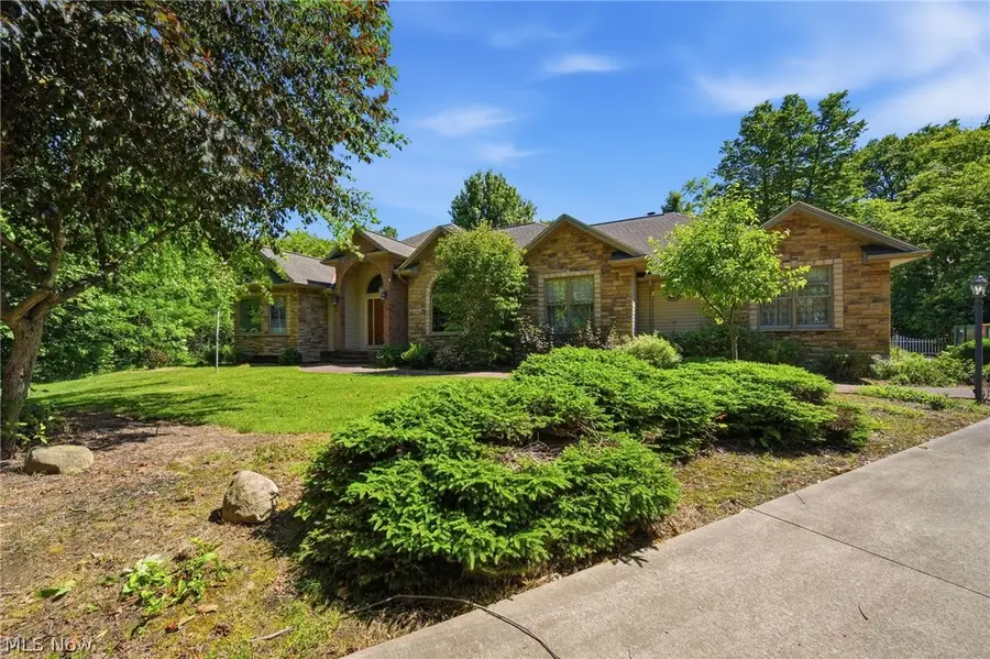 12065 Pheasant Court, Chardon, OH 44024 - #2