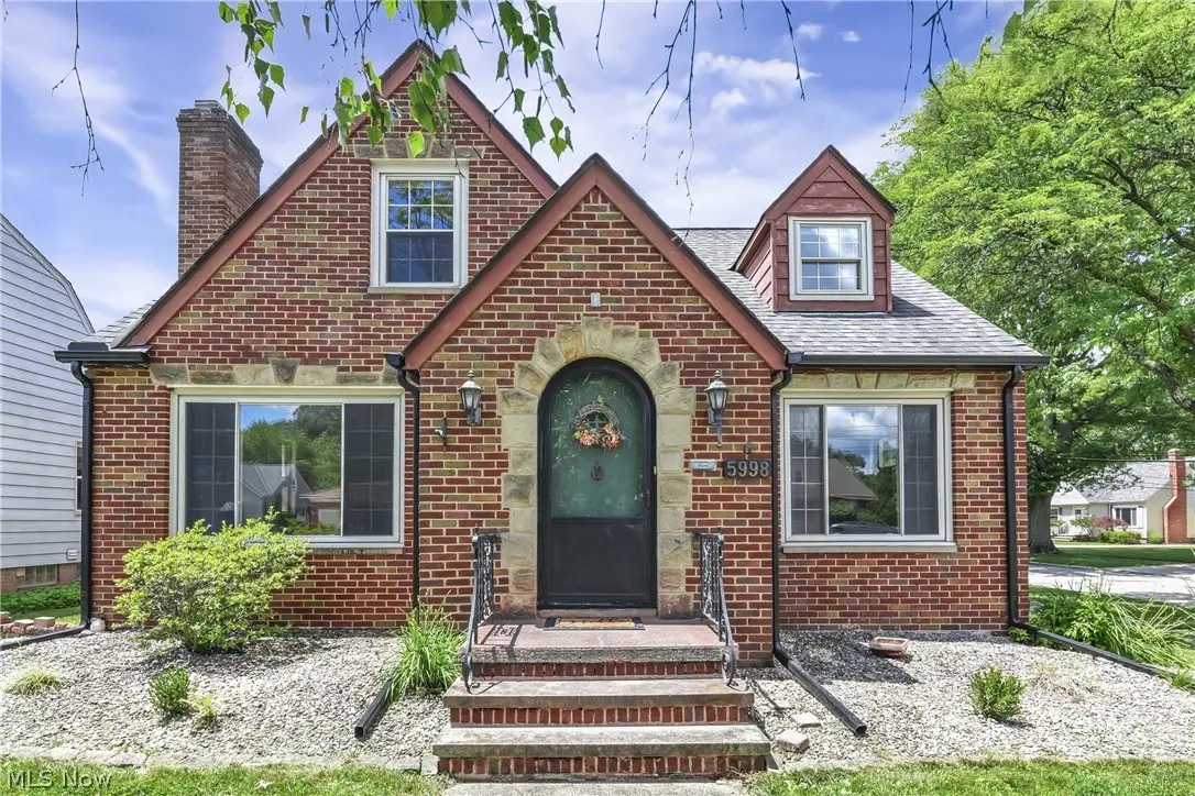 5998 Maplecliff Drive, Parma Heights, OH 44130 - #1