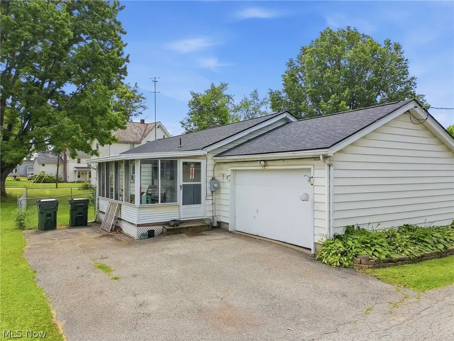 14 N Cross Street, Columbiana, OH 44408 - #3