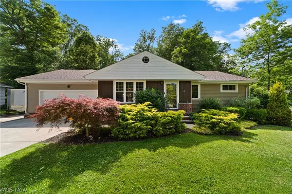 4348 Lansing Drive, North Olmsted, OH 44070