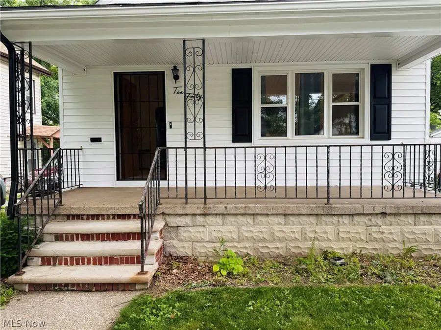 1040 W 18th Street, Lorain, OH 44052 - #2