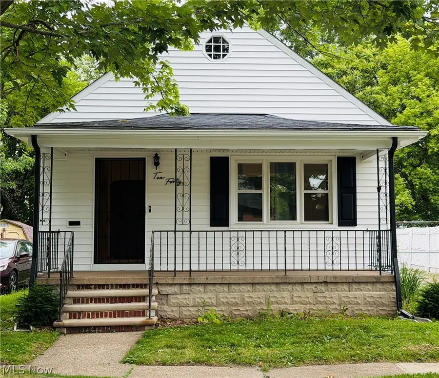 1040 W 18th Street, Lorain, OH 44052 - #3