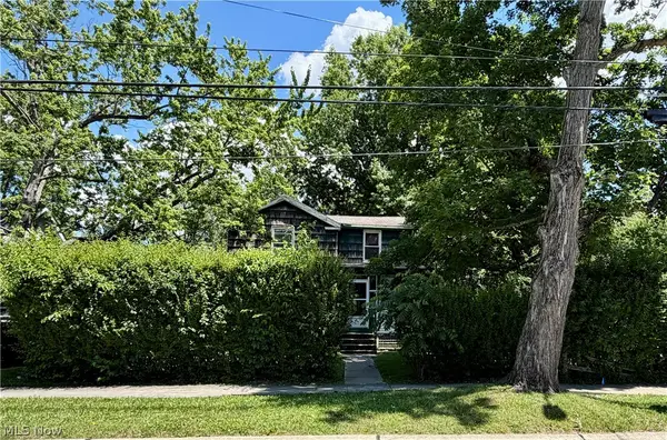 267 N Pleasant Street, Oberlin, OH 44074