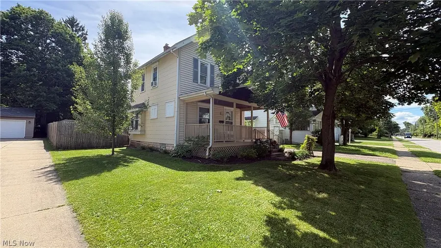 2559 6th Street, Cuyahoga Falls, OH 44221 - #3