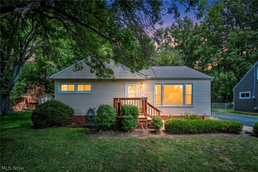 301 E 317th Street, Willowick, OH 44095 - #2