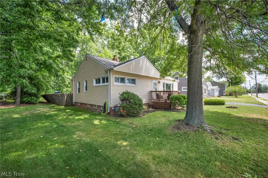 301 E 317th Street, Willowick, OH 44095 - #3