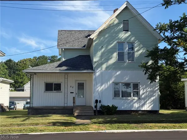 32 Cherry Nw Road, Massillon, OH 44646