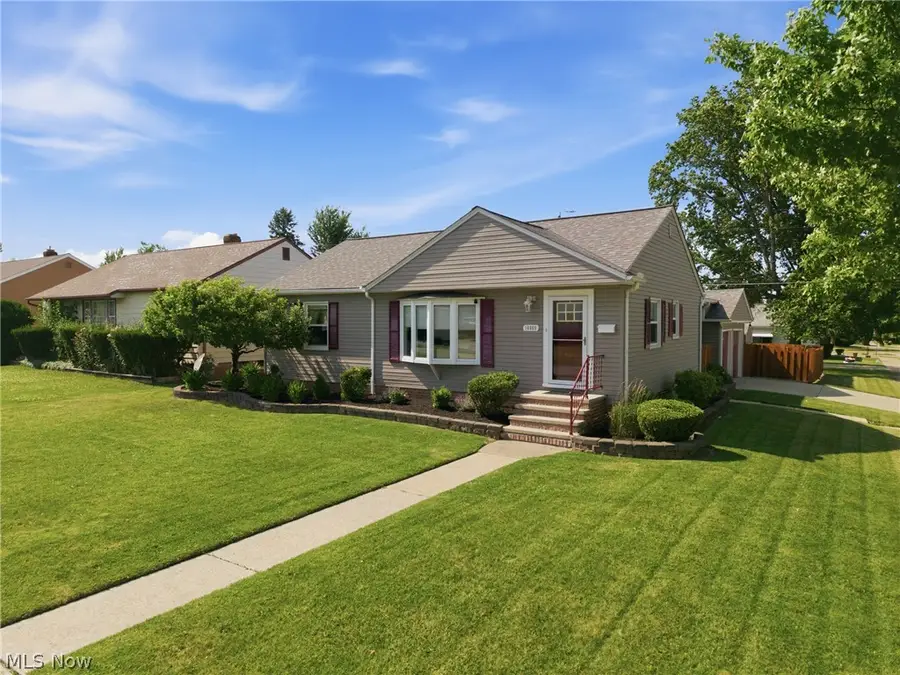 10860 Aaron Drive, Parma, OH 44130 - #2