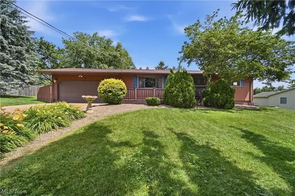 5155 Oakvale Sw Street, Canton, OH 44706
