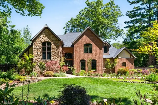 1920 Stockbridge Road, Akron, OH 44313