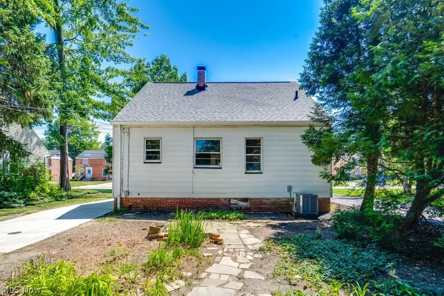 344 E 250th Street, Euclid, OH 44132 - #2