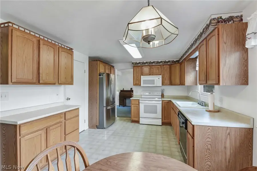 1656 Belfair Drive, Twinsburg, OH 44087 - #2