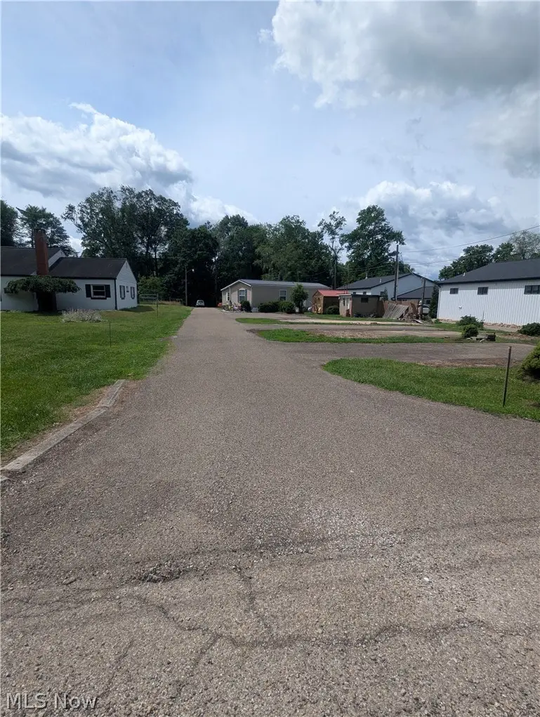 860 Grove Road, Zanesville, OH 43701 - #2