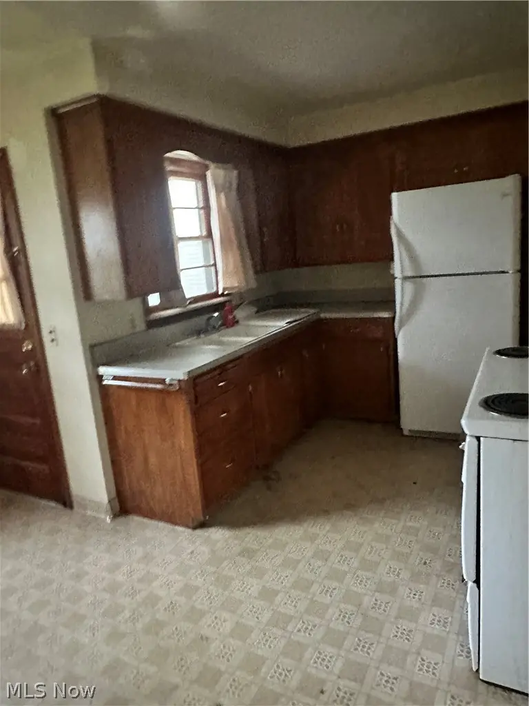 23020 Tracy Avenue, Euclid, OH 44123 - #2