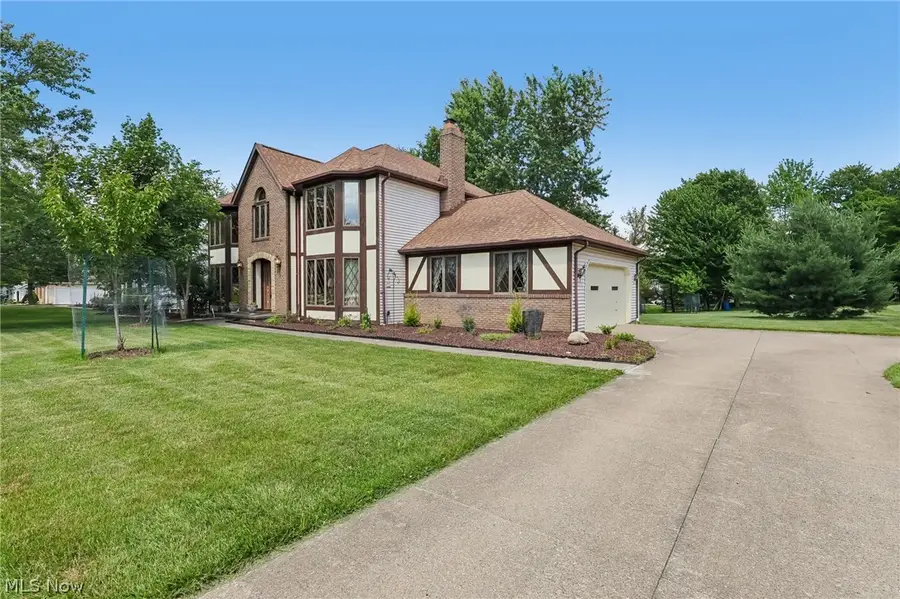 10037 Jamestown Drive, North Royalton, OH 44133 - #2