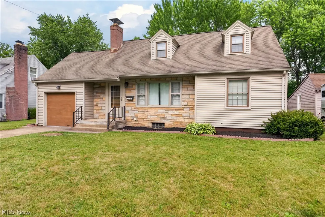 3209 Hermosa Drive, Youngstown, OH 44511 - #1