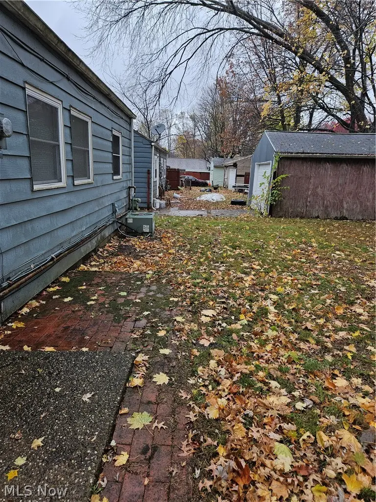 873 Kickapoo Avenue, Akron, OH 44305 - #3