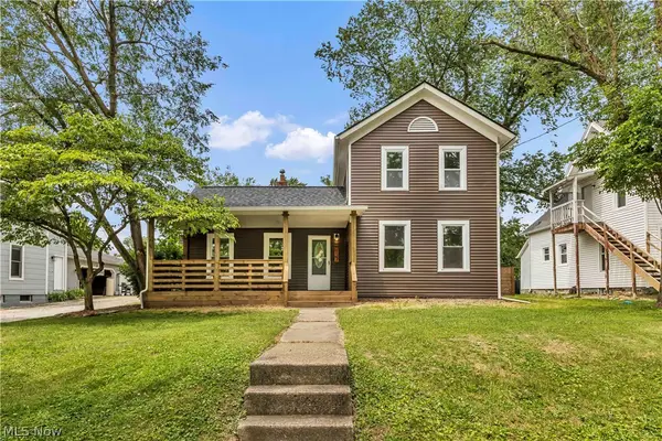 137 N Vine Street, Medina, OH 44256
